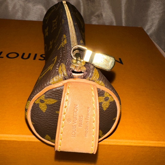 ❌SOLD❌Louis Vuitton monogram case - Picture 5 of 9